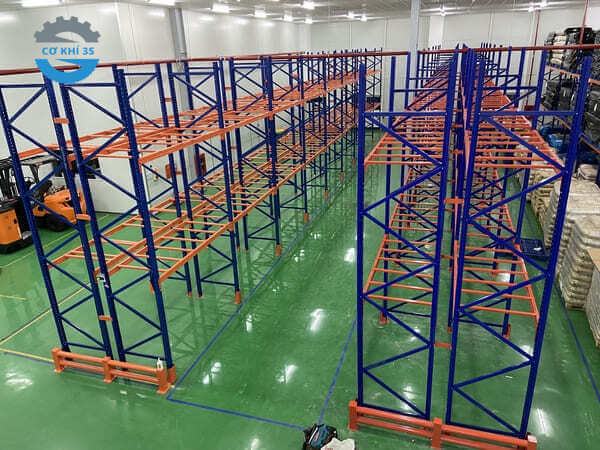 Các mẫu kệ sắt để hàng nặng được ưa chuộng hiện nay