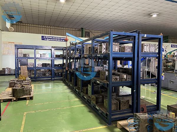 Giá chứa khuôn có cẩu móc 3 sàn tải 1000kg - Ảnh 2