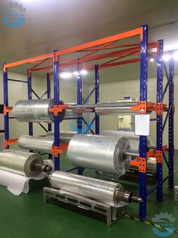 Kệ để Trục In, băng dính hạng trung có trục đỡ