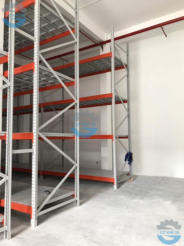 Kệ để vải cuộn hạng nặng sàn tôn 5 tầng tải 1300kg - Ảnh 2