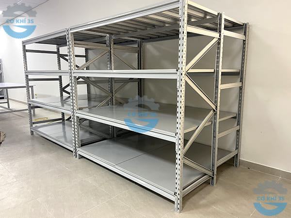 Kệ để vải cuộn hạng trung sàn tôn 4 tầng - tải 700kg