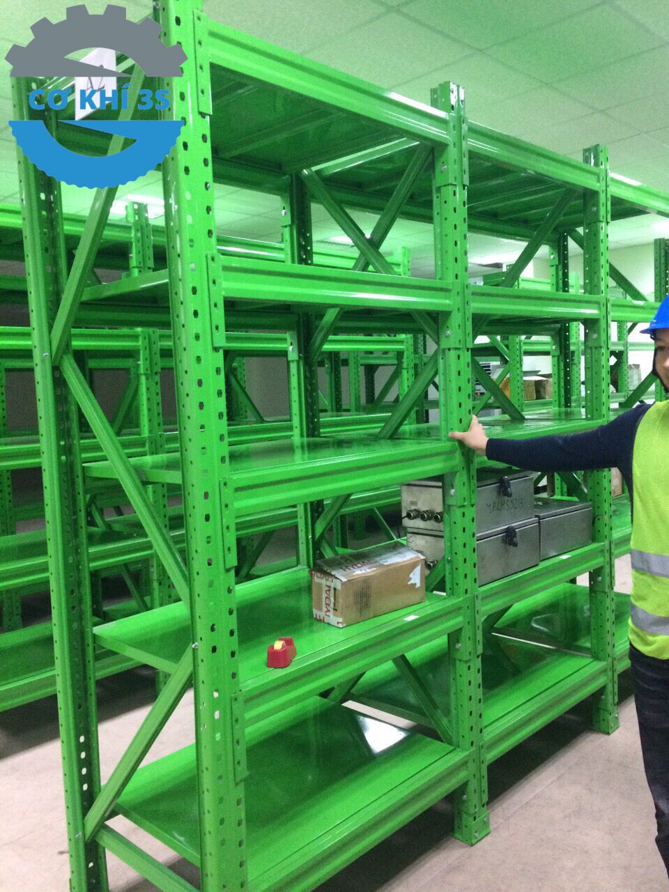 Kệ sắt kho vật tư Medium Duty Racking