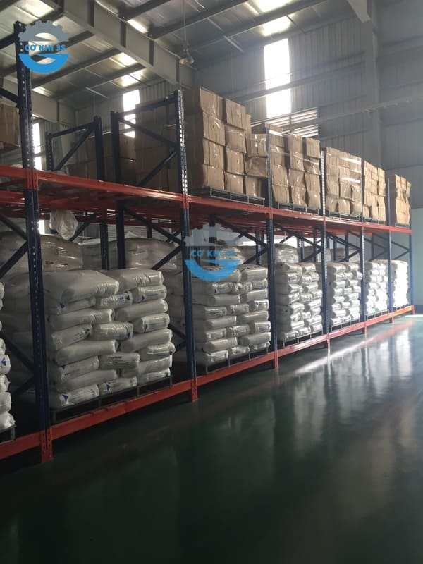 Kệ pallet sắt 2 tầng chứa 1 pallet tải 1300kg