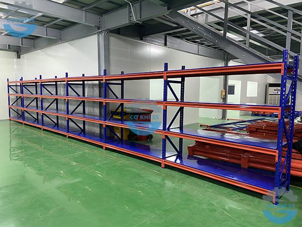 Cấu tạo kệ trung tải gồm những bộ phận nào?