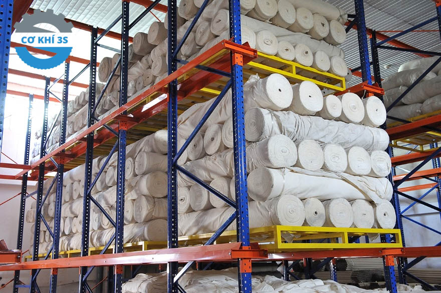 Giá để hàng Drvie-Thru chứa Vải Cuộn