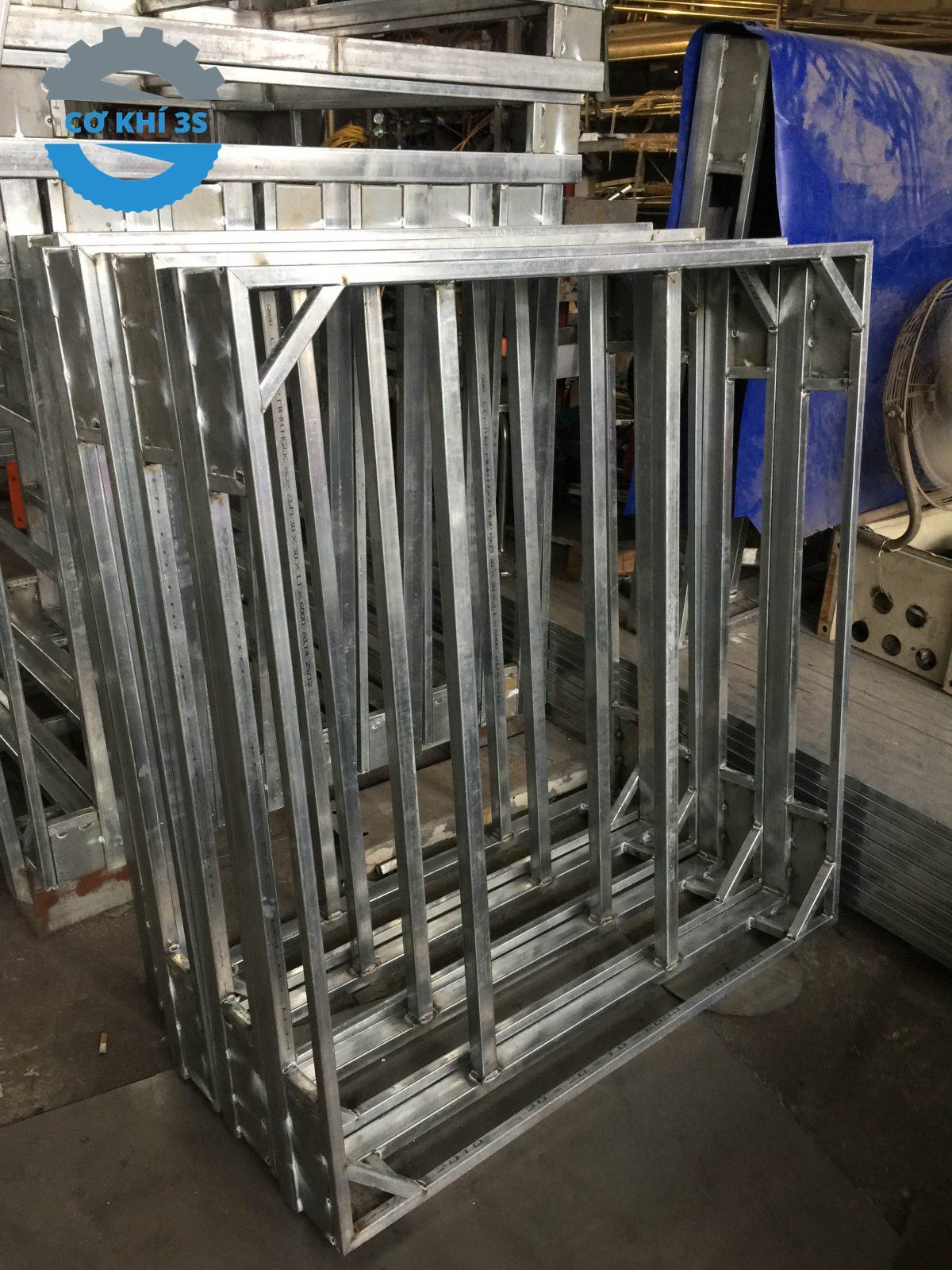 Chọn mua pallet sắt phù hợp