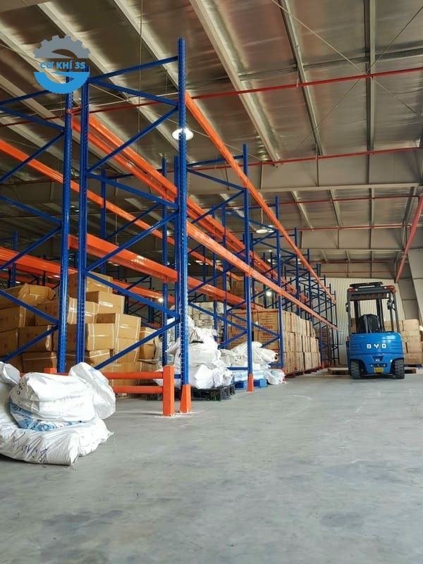 Thi công kệ kho hàng tại Bắc Ninh - Để hàng công nghiệp
