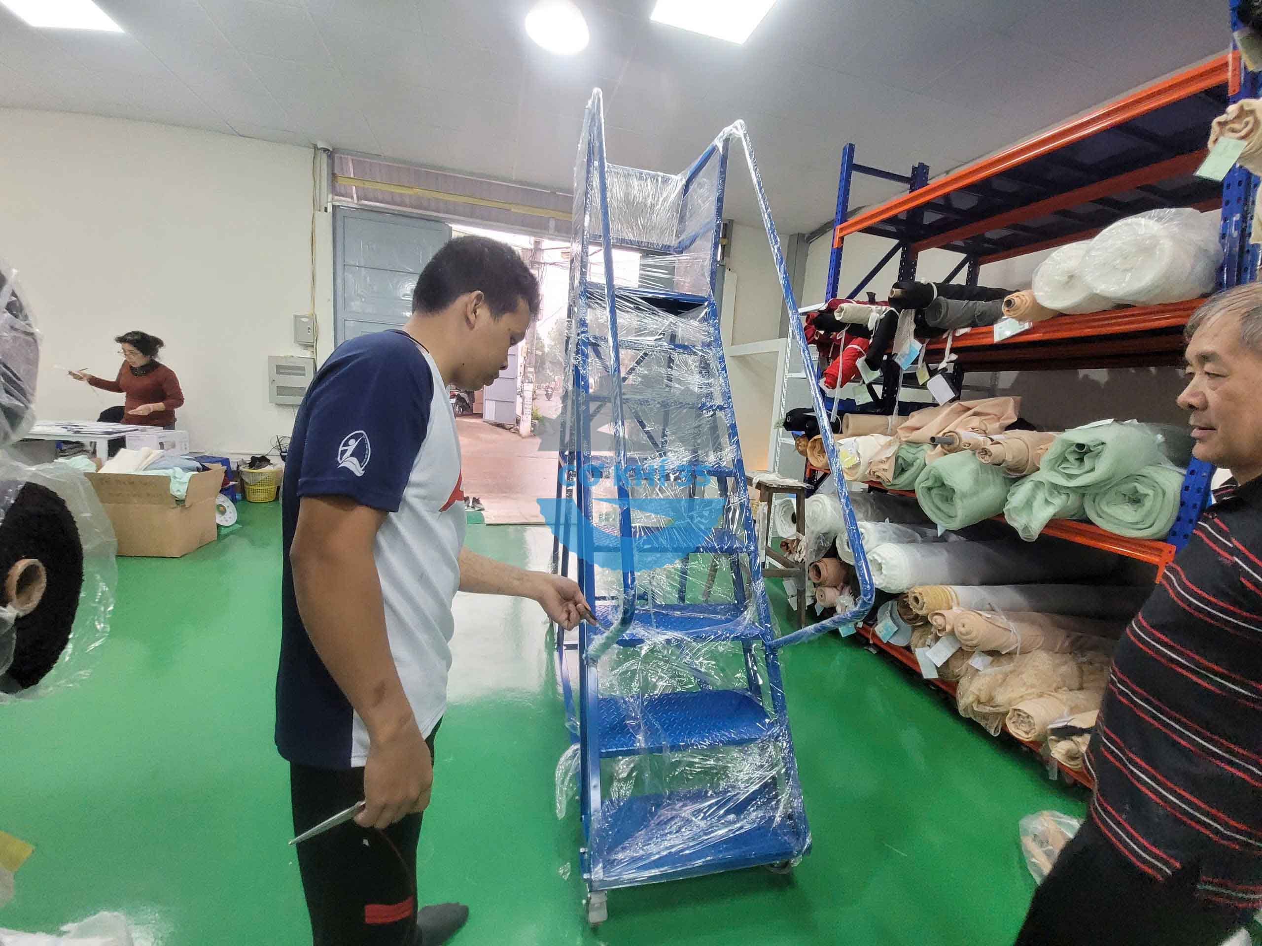 Thang lấy hàng di động cao 1500mm - Ảnh 15